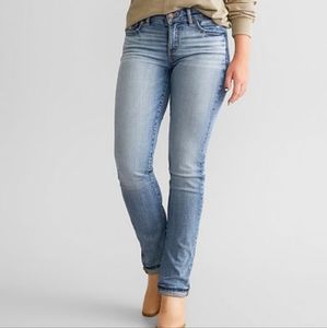 👖 Buckle BKE Sabrina Jeans Light to Med Wash Stretch Denim Straight 28R